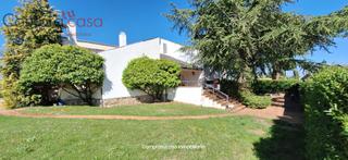 Chalet  Calle peas buitreras. Venta..chalet individual..piscina..garaje..huerta
