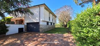 Xalet  Calle peñas buitreras. Venta..chalet individual..piscina..garaje..huerta