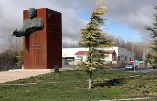 Bâtiment à usage industriel à Valverde del Majano. Venta..nave con patio..poligono nicomedes garcia