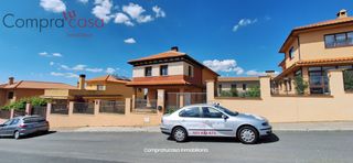 Xalet  Calle carravilla. Venta..chalet individual en torrecaballeros