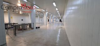 Lloguer Local Comercial a Sector Plaza de Toros. Alquiler navelocal comercial con gran aparcamiento.