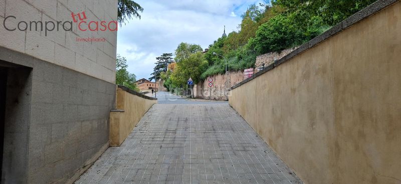 Foto fd0c77a5-1751-4d13-8363-fe3e256ea943. Pis amb calefacció aparcament a Centro Segovia