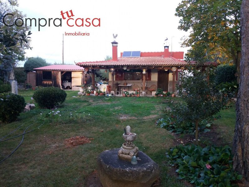 Foto 73fd61fa-161d-4cd0-9efc-5155dc692dde. Casa amb calefacció aparcament piscina a Basardilla