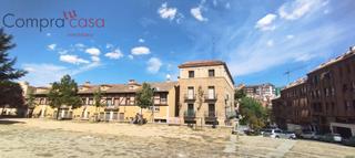 Location Appartement  Calle de los hermanos barral. Alquiler vivienda amueblada y centrica
