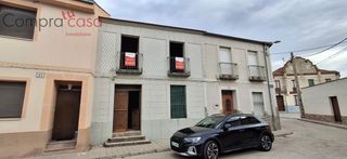 Masia  Calle libertad. Venta casa con patio en navas de oro..segovia