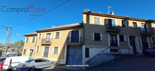 Apartamento  Calle del guindo. Venta..apartamento con garaje y piscina..revenga..a estrenar