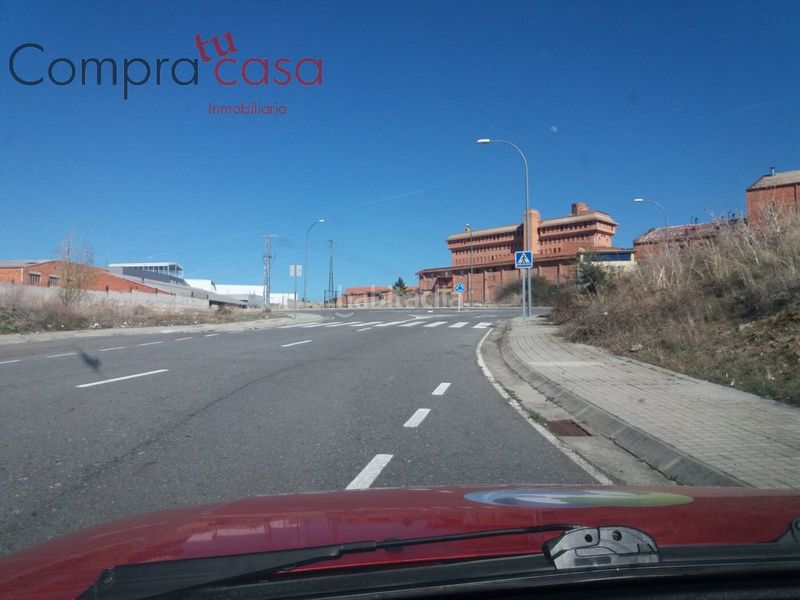 Foto 3edf471e-2d59-4e00-b53c-23992547b782. Solar industrial a calle apiladores 11 a El Cerro - Ctra. De San Rafael Segovia