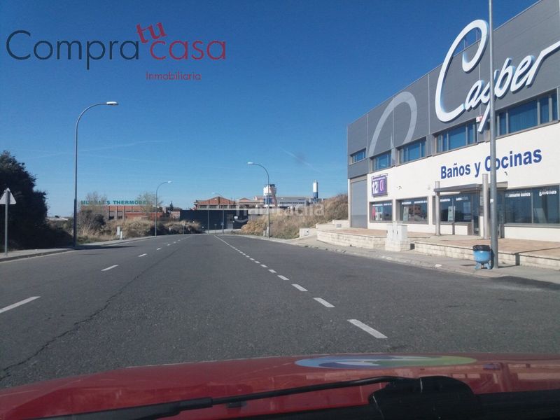 Foto 3fa34682-440f-44c2-be0f-c71a11b5a458. Solar industrial a calle apiladores 11 a El Cerro - Ctra. De San Rafael Segovia