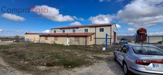 Nau industrial a Carretera segovia a valladolid km 7 10023. Venta de nave industrial con campa.