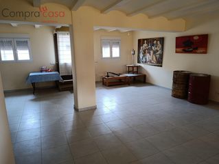 Lloguer Local Comercial a Palazuelos de Eresma. Alquiler local con terraza y salida de humos..tabanera del monte