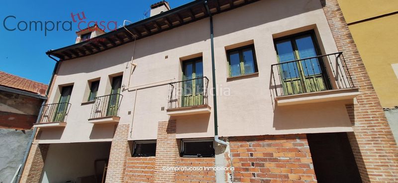 Foto f5b8f02d-dcdf-478a-b02f-58c9eb918926. Dúplex a calle carretas 7 a Centro Segovia