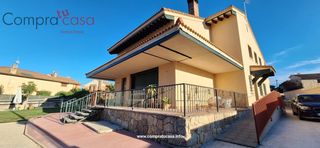 Chalet  Traves�a cerro de la fuente. Venta en exclusivachalet individualla lastrilla