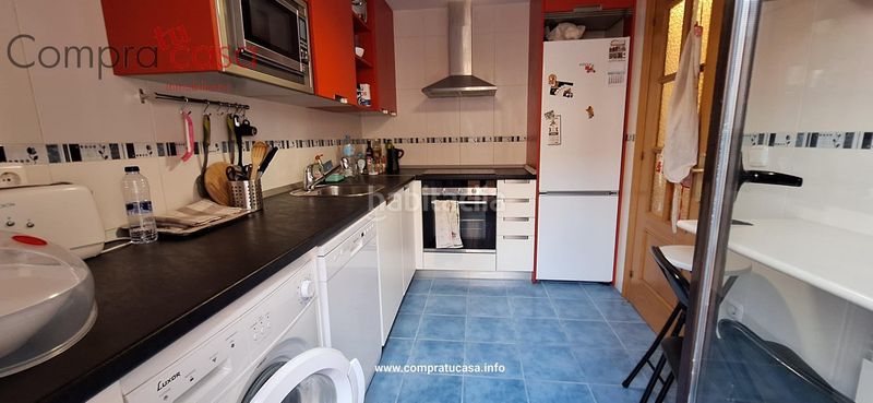 Foto 9f05731f-a09b-4f6a-859e-bc2308b3f06e. Rent flat with heating parking in Espirdo