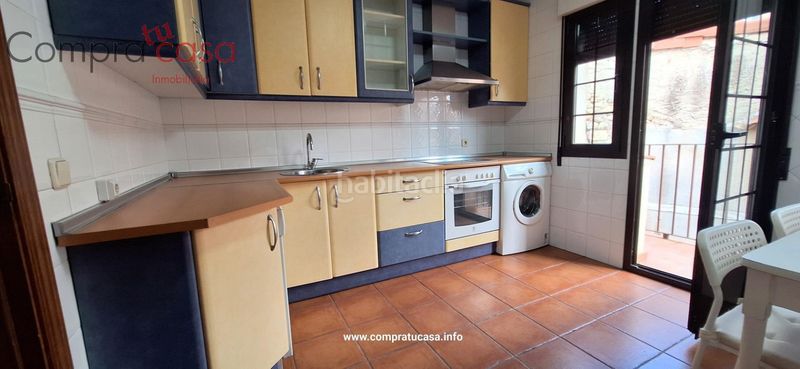 Foto fa21d81c-d4a5-4f56-9455-4e7f0b98058e. Alquiler casa pareada alquiler pareado con patio en zamarramala en Segovia