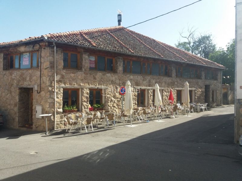 Foto f45f883b-f040-4dc1-b5d1-d79e52fe2b7f. Masia a calle calle mayo 7 a Navafría