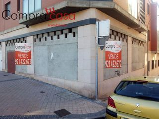 Lloguer Local Comercial a El Cerro - Ctra. De San Rafael. Local en zona céntrica para acondicionar