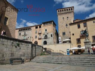 Edificio in Plaza Mayor - San Agustín. Edificio para reformar casco antiguo
