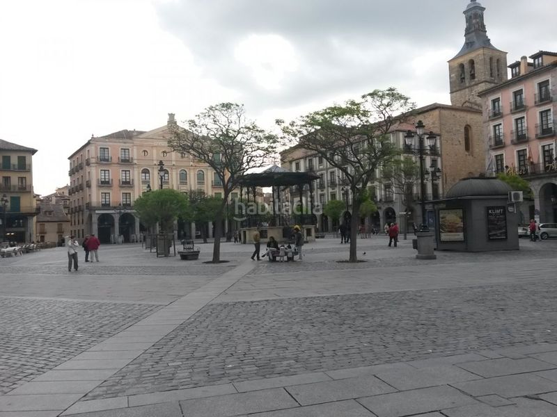 Foto 6039bd33-d327-4560-8d17-ab40c36bd472. Local comercial a Centro Segovia