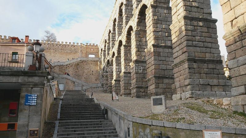 Foto f25c6261-0dbd-49f2-ad33-33b62b1c292d. Local comercial a Centro Segovia