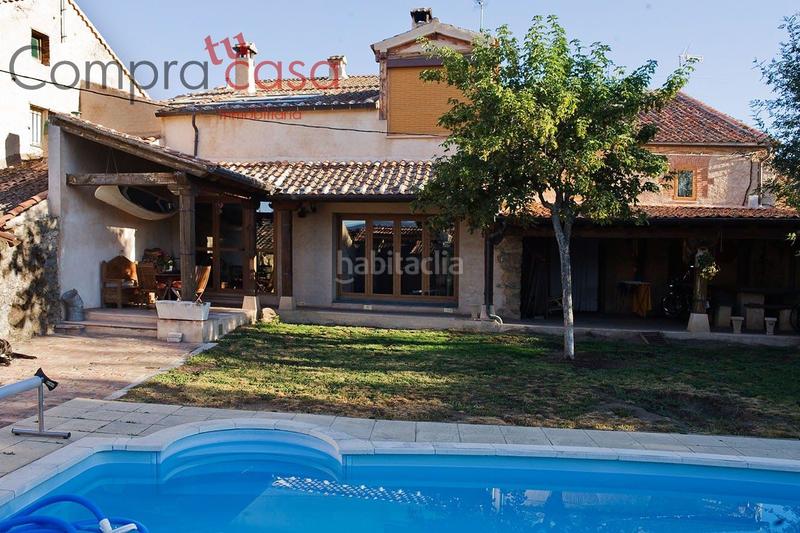 Foto 64188a7a-0e90-4cae-9c0d-f9c031ba10f3. Casa venta..casa con jardinpiedra y madera en Santo Domingo de Pirón