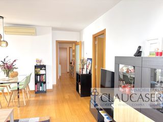 Etagenwohnung in De zurbano 85. Amplio piso de 4 habitaciones en pleno centro de sabadell con 2