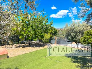 Xalet  De cardona. Gran oportunidad! casa residencial con amplio terreno en zona tr