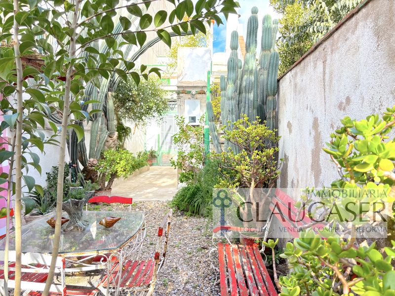 Foto d05c3760-9247-4b92-b789-f8d8577d4137. Casa adossada a Centre Sabadell