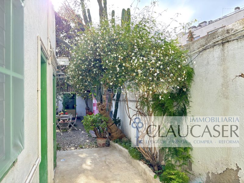Foto e03d8832-eaa0-476f-811a-57af8abf5308. Casa adossada a Centre Sabadell