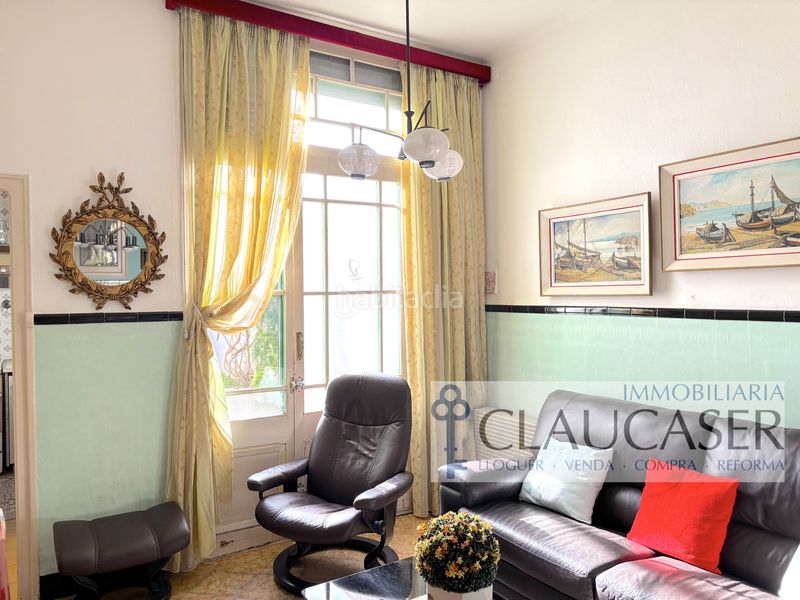 Foto fdb9f3d4-f950-4438-81f8-d14a69485a90. Casa adossada a Centre Sabadell