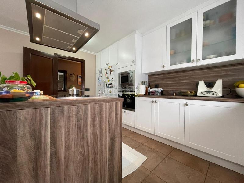 Foto 2f62399d-8615-4d11-99d6-eddd9f5acdfc. Chalet with heating parking in Cabral - Candeán Vigo