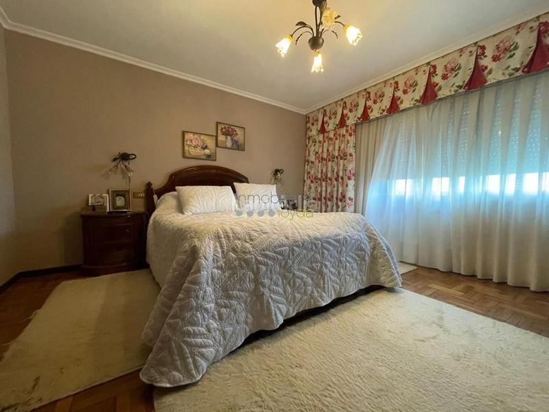 Foto 80188e9a-0068-431c-a355-85c4ba901f82. Xalet amb calefacció aparcament a Cabral - Candeán Vigo