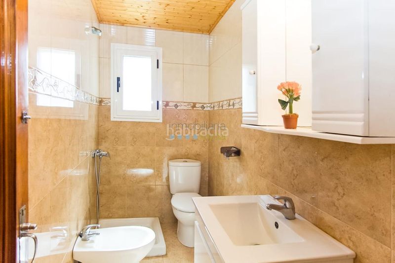 Foto 9592a30f-e006-48aa-89d4-e7cf43f79222. Casa amb calefacció a Vilardevós