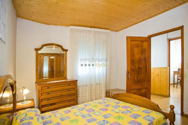 Foto c2786697-017d-4ec1-8b84-1c56c7b903a8. Casa amb calefacció a Vilardevós