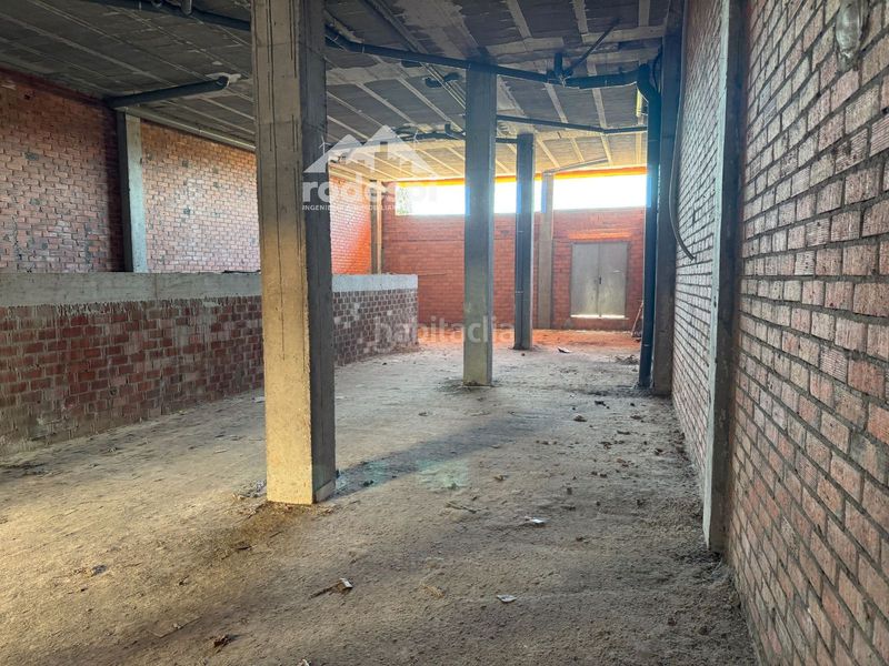 Foto fa6f39b3-dbbf-4b77-96c3-1289592758ff. Local comercial a Salvaterra de Miño