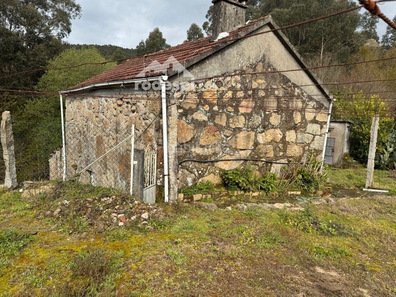 Foto ca3380e9-7bdf-4f5b-8db8-4775fca00c58. Casa amb calefacció aparcament a Neves (As)