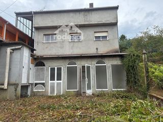 Chalet à Castrelo de Miño. Ribadavia