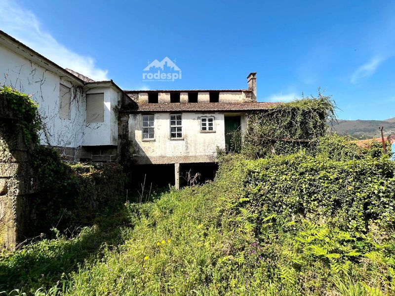 Foto 5846a04c-7547-4af4-a20e-2fbe1978d89d. Casa adossada a Arbo