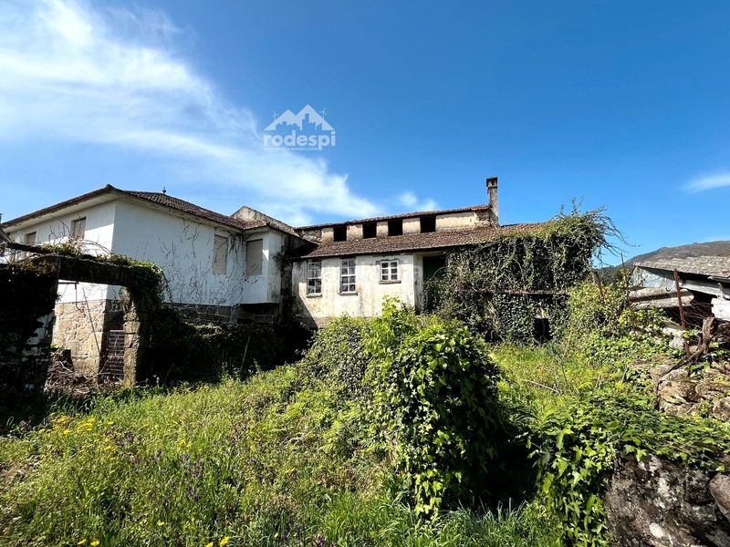 Foto 8b73c290-3a5b-4da0-9e0d-49688a511f7d. Casa adossada a Arbo