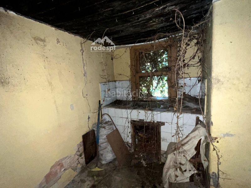 Foto d3f15dae-ea0c-4667-86cf-fbbafd54efd8. Casa adossada a Arbo