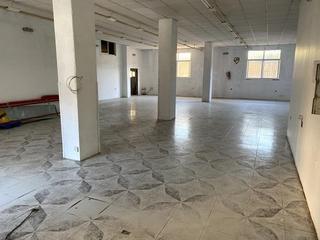 Location Local commercial  Rúa de galicia. Local en alquiler en salvaterra