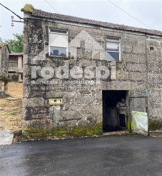 Foto ffd67925-ad5e-4c55-a087-b74d7087154b. Casa adossada a Crecente