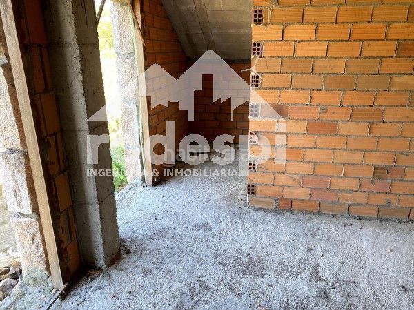 Foto 18aea5aa-e6e2-4952-ad48-4983aa0067d3. Casa amb aparcament a Leiro