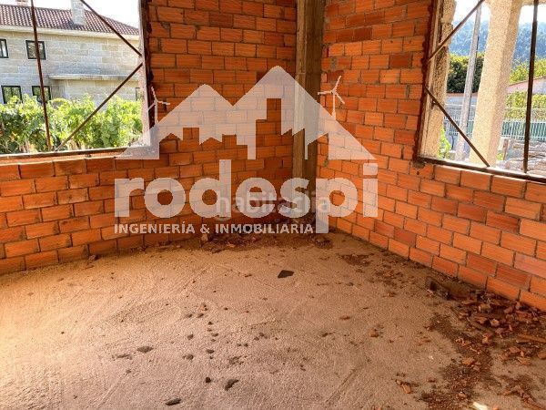 Foto 1be5f44e-b1aa-4e4e-a857-9aaefbf7ac74. Casa amb aparcament a Leiro