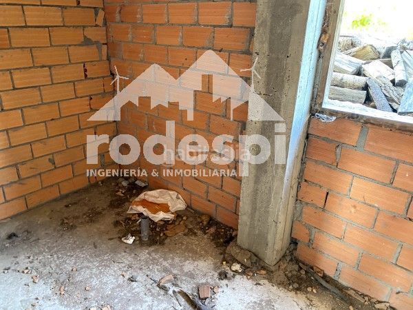 Foto 98ab0879-7ab4-4007-a270-51958266e0ed. Casa amb aparcament a Leiro