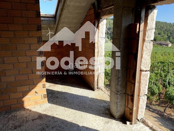 Foto ad83dce9-58d9-4835-ac25-f1795211a988. Casa amb aparcament a Leiro