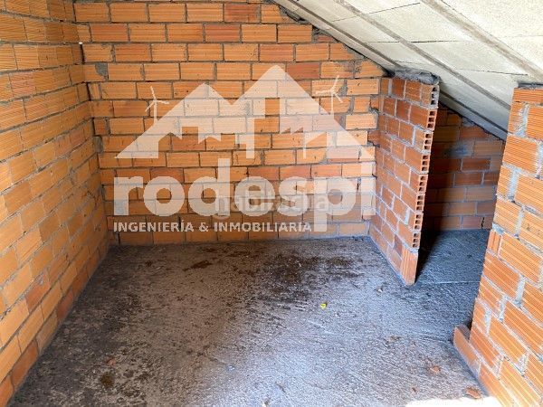 Foto ee26ec20-7150-4c4e-a6bf-753472db6772. Casa amb aparcament a Leiro