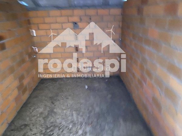 Foto ffaecf3a-2c05-4851-b08c-c451afe117da. Casa amb aparcament a Leiro