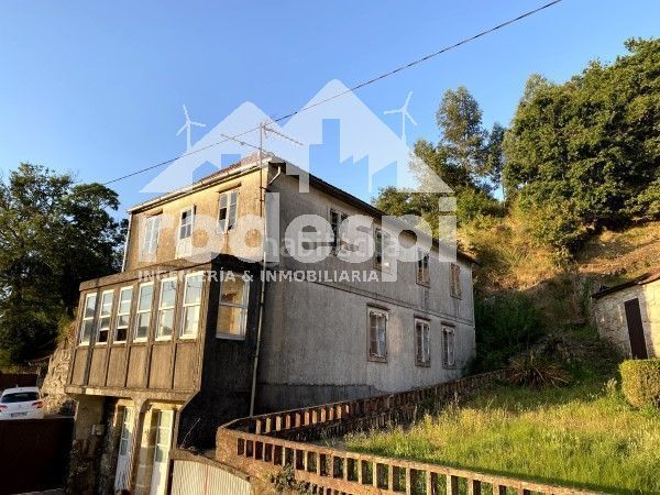 Foto 5d5532b0-759f-4bba-a070-189a488ea767. Casa amb aparcament a Covelo (O)