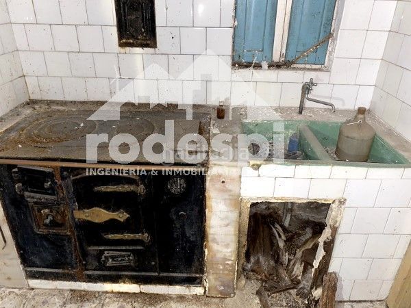 Foto 62700e1d-bf4f-431b-83ff-99c635ced75a. Casa amb aparcament a Covelo (O)