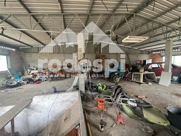 Foto ceb77a81-ea21-4fc1-be18-78a855f8f049. Industrial building in Cañiza (A)